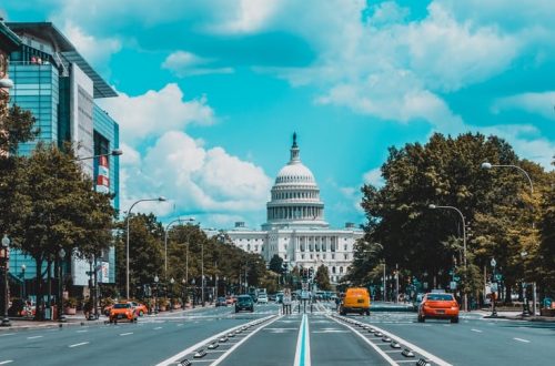 Vue de la rue sur la Maison Blanche à Washington